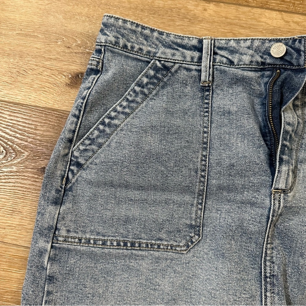 Edited by Remi Bader Women’s Light Wash Frayed Hem Denim Skirt Sz 10 GUC - Picture 4 of 9
